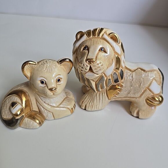 Artesania Rinconada Lion 3.5"L Baby 2" limited color White Gold Pottery Figurine - Picture 4 of 16